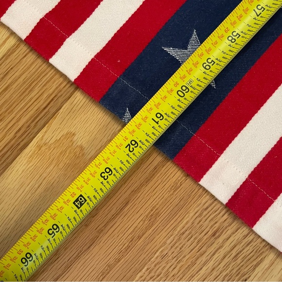 Sur la table Patriotic Stars and Stripes tablecloth - Picture 8 of 9